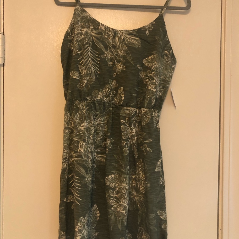 Old Navy sundress size Med. Olive green print